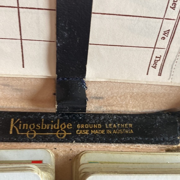 Vintage Kingsbridge Austria ground leather zippered card case & 2 decks of cards - Picture 3 of 11